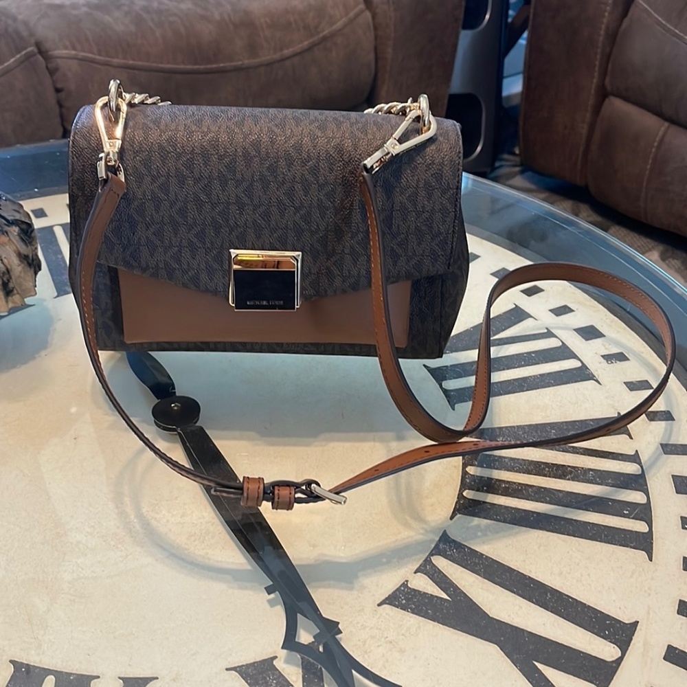 Adorable Michael Kors bag!